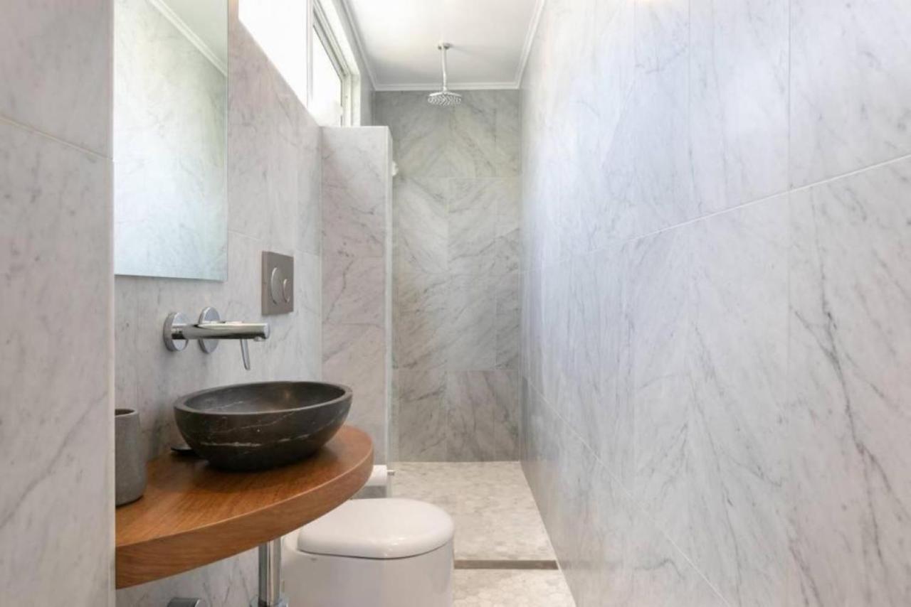 Upscale Cliffside Studio With Ocean Views North Bondi Сидней Экстерьер фото