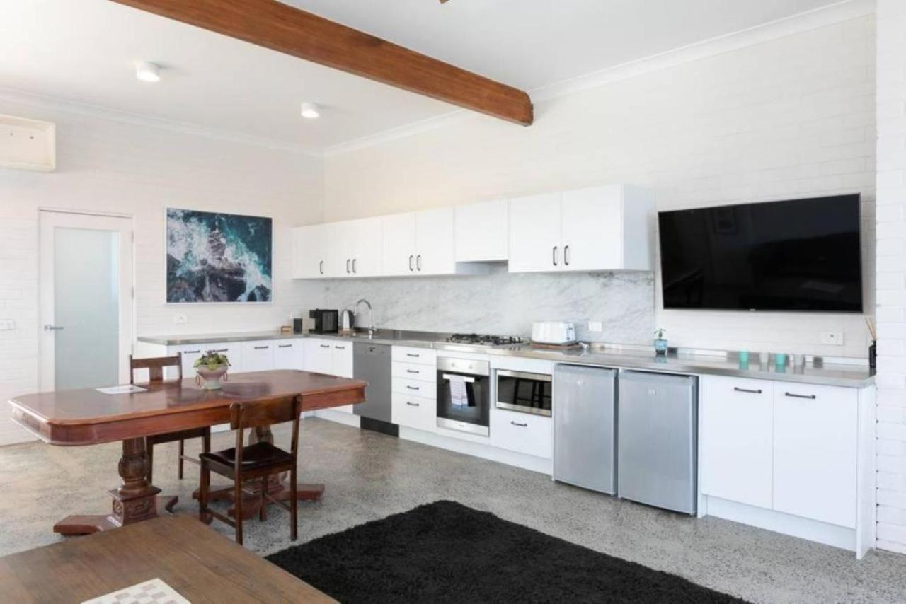 Upscale Cliffside Studio With Ocean Views North Bondi Сидней Экстерьер фото
