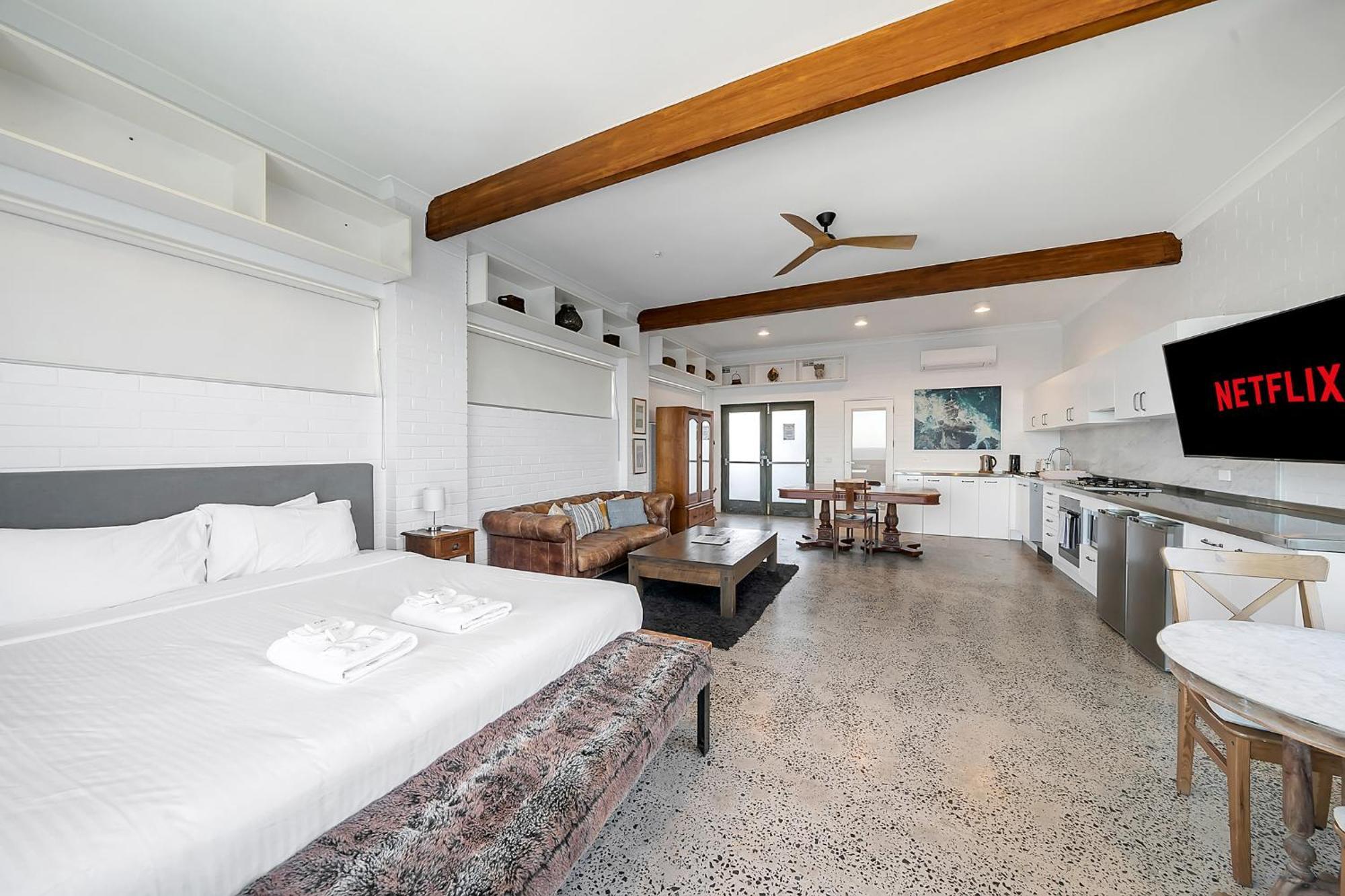 Upscale Cliffside Studio With Ocean Views North Bondi Сидней Экстерьер фото